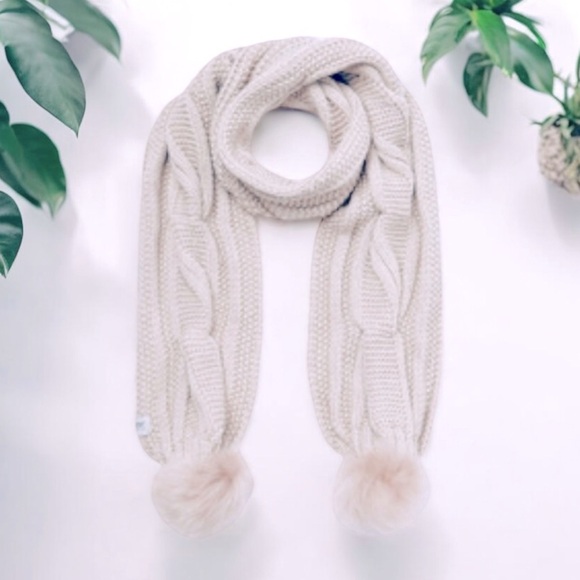 UGG Nyla Cable Knit Wool Scarf with Shearling Fur Pom Poms White Gray Specks - Picture 7 of 7